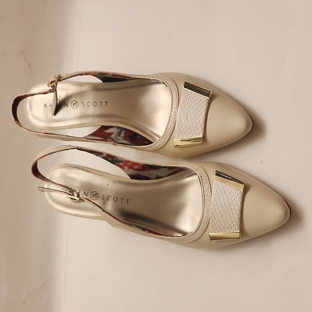 Karen Scott Pumps Size 8 1/2 M - Picture 2 of 3
